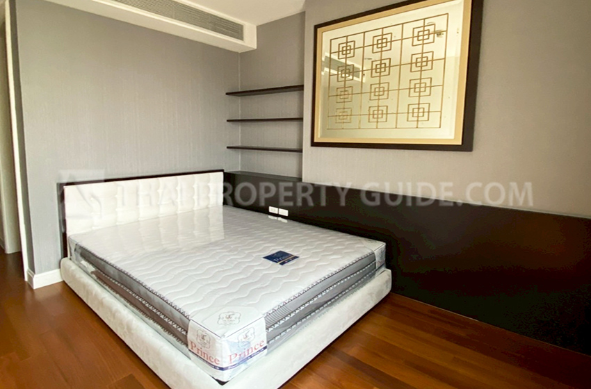 Condominium in Ploenchit 