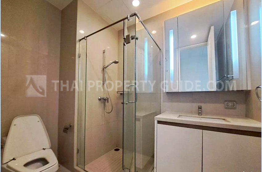 Condominium in Ploenchit 