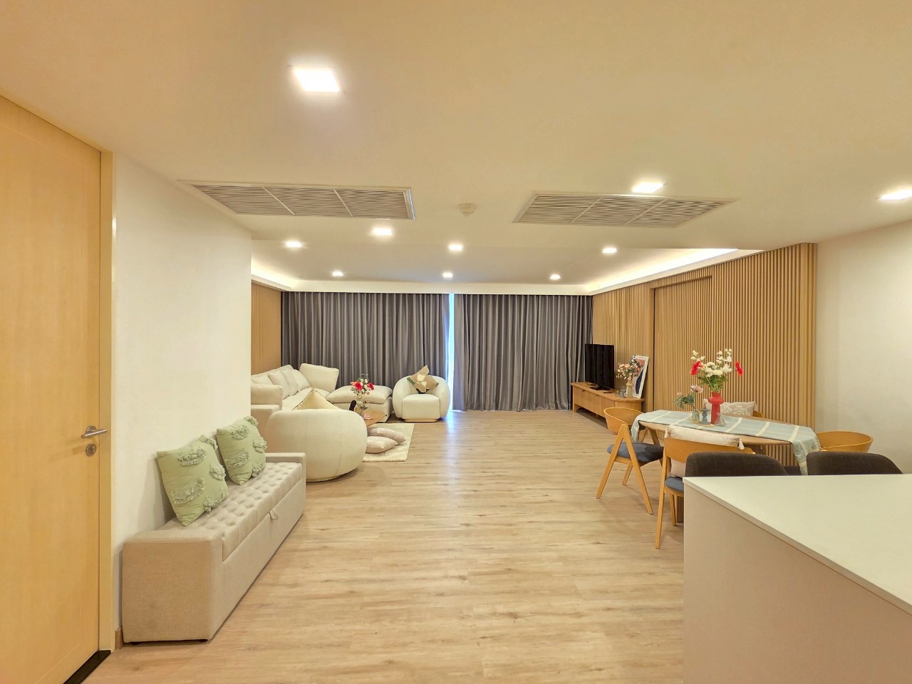 Condominium in Ploenchit 