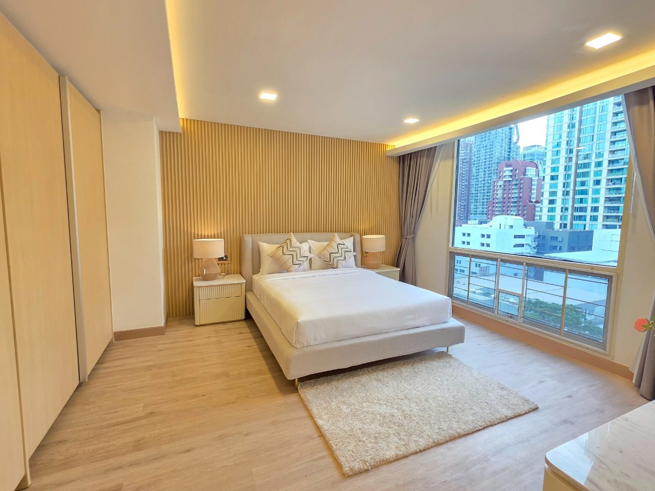 Condominium in Ploenchit 
