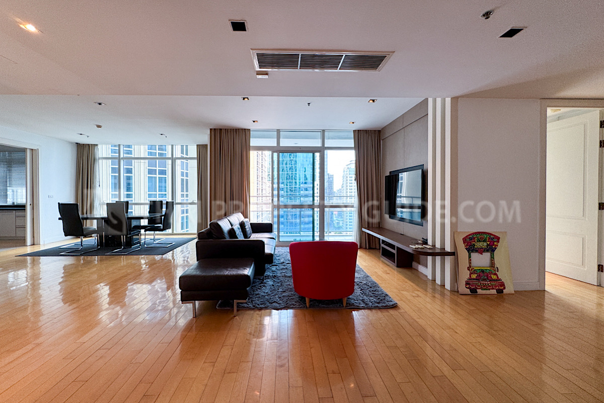 Condominium in Ploenchit : Athenee Residence 