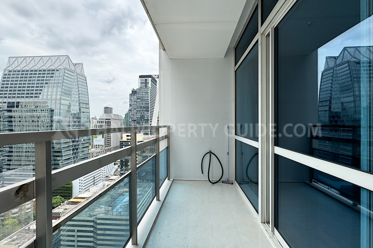 Condominium in Ploenchit : Athenee Residence 
