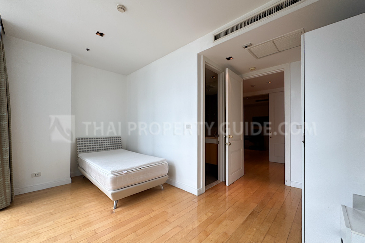 Condominium in Ploenchit : Athenee Residence 