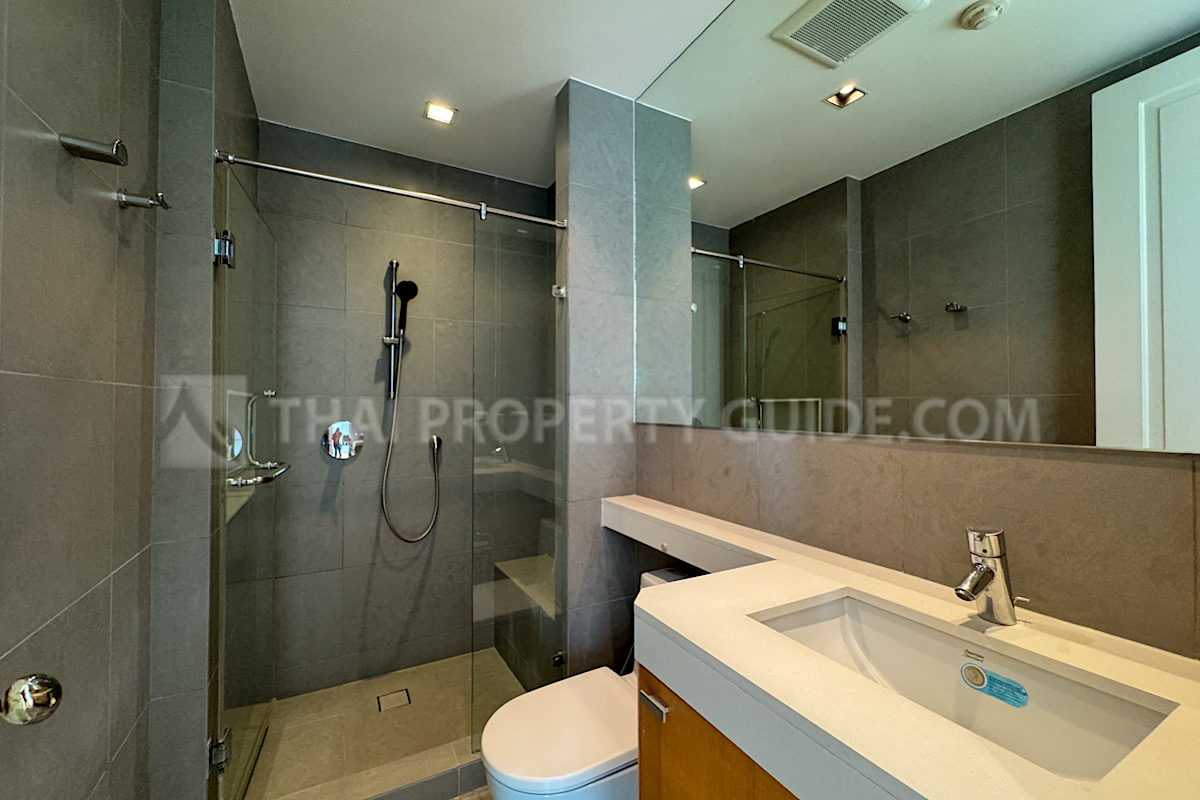 Condominium in Ploenchit : Athenee Residence 