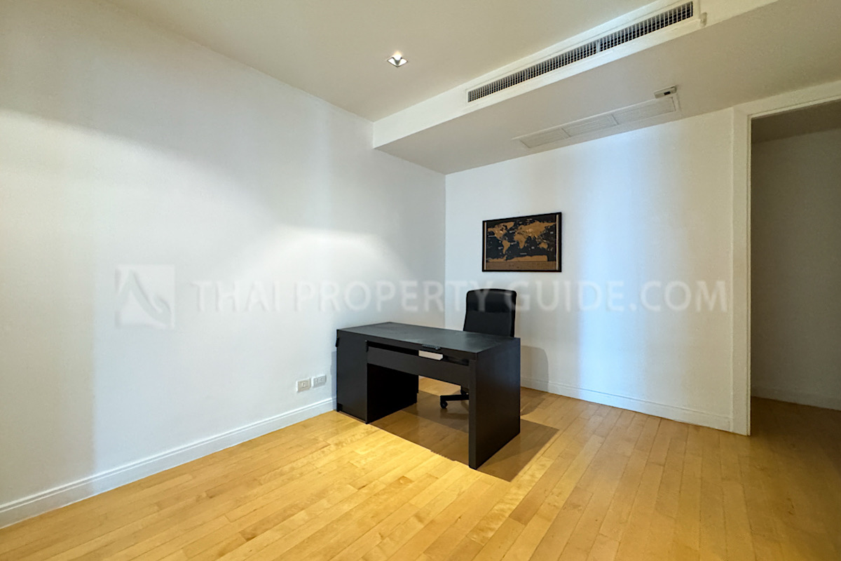 Condominium in Ploenchit : Athenee Residence 