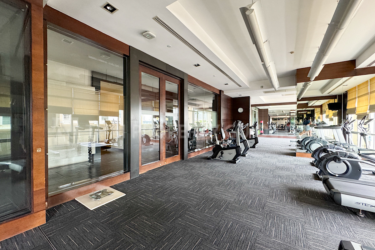 Condominium in Ploenchit : Athenee Residence 