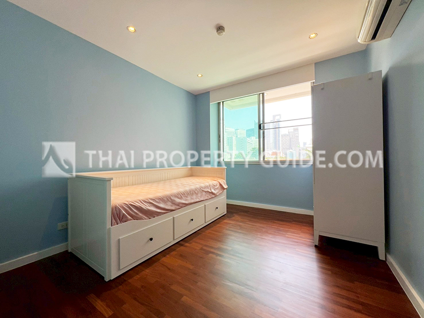 Condominium in Ploenchit 