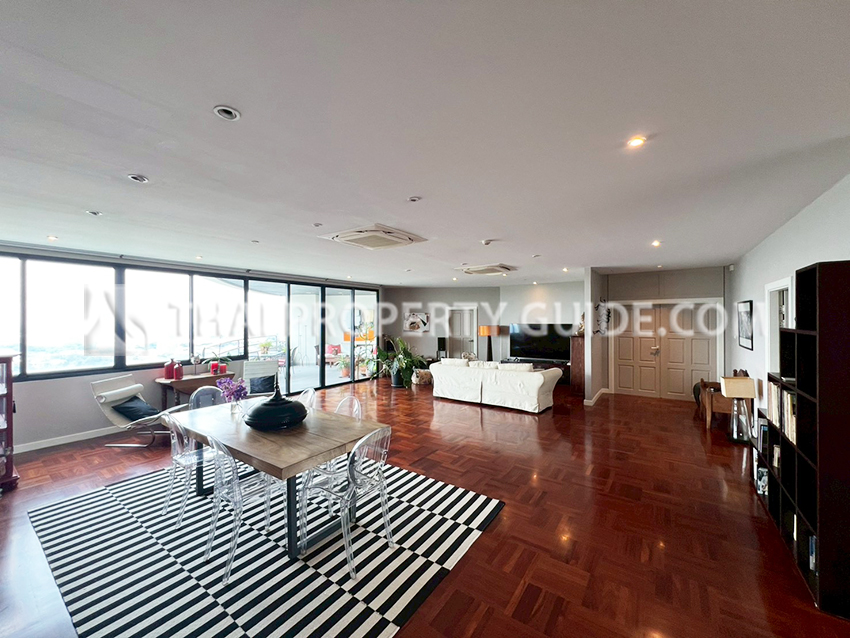 Condominium in Rama 3