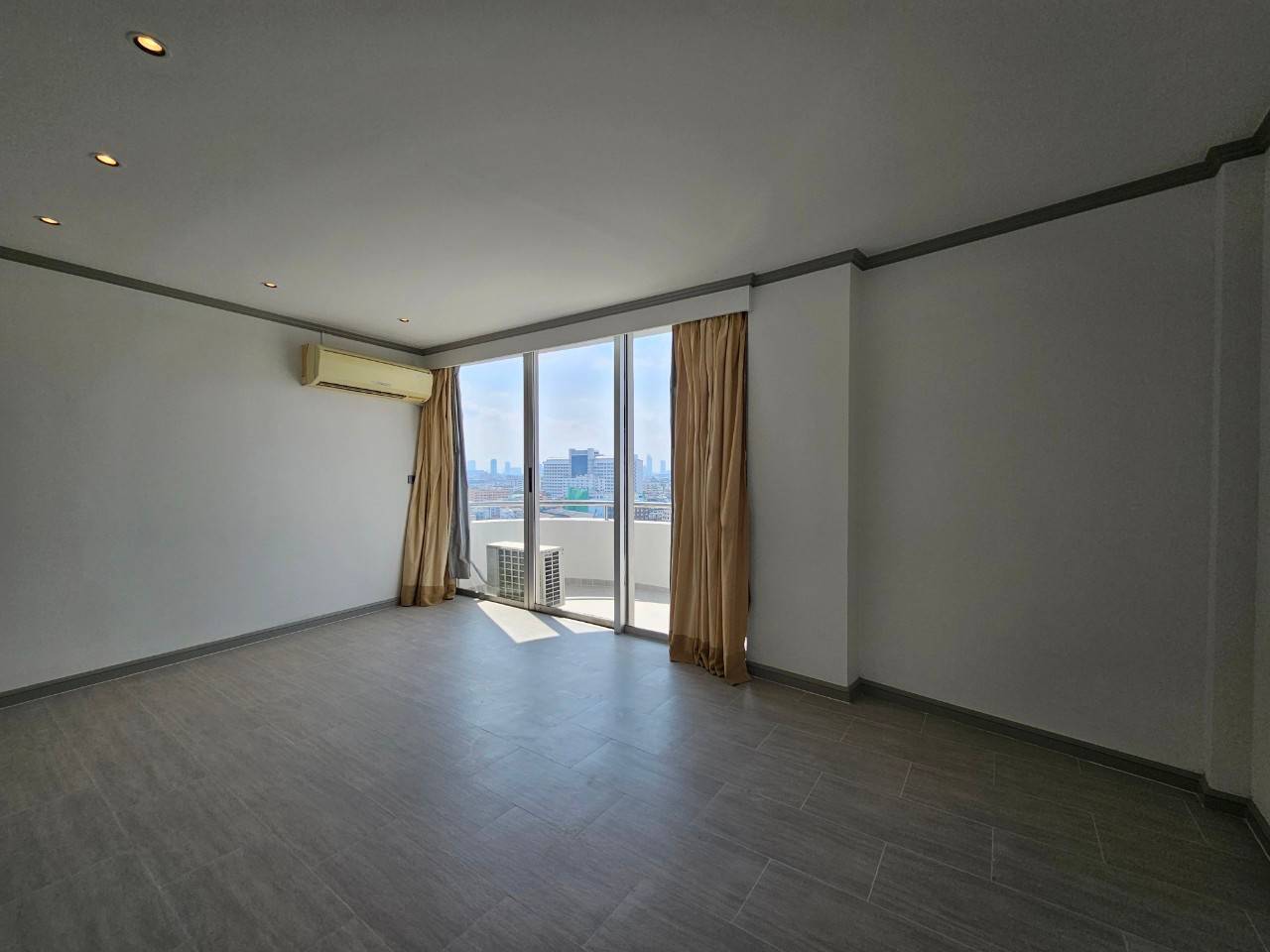 Condominium in Rama 3 