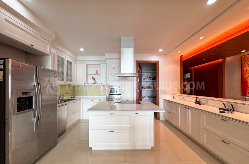 Condominium in Sathorn 