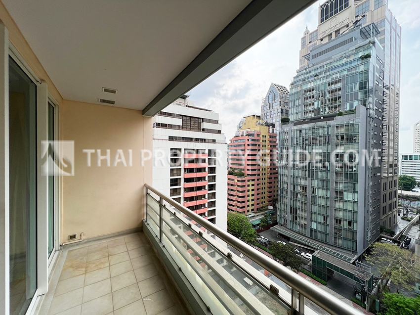 Condominium in Sathorn : The Royal Saladaeng 