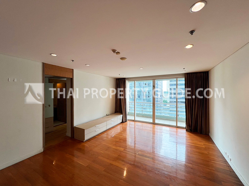 Condominium in Sathorn : The Royal Saladaeng 