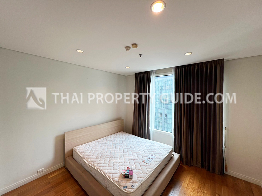 Condominium in Sathorn : The Royal Saladaeng 