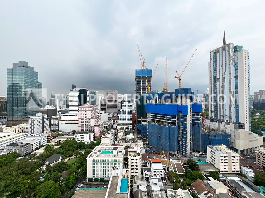 Condominium in Sathorn : The Royal Saladaeng 