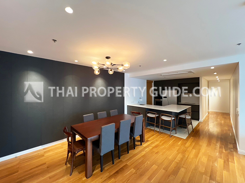 Condominium in Sathorn : The Royal Saladaeng 