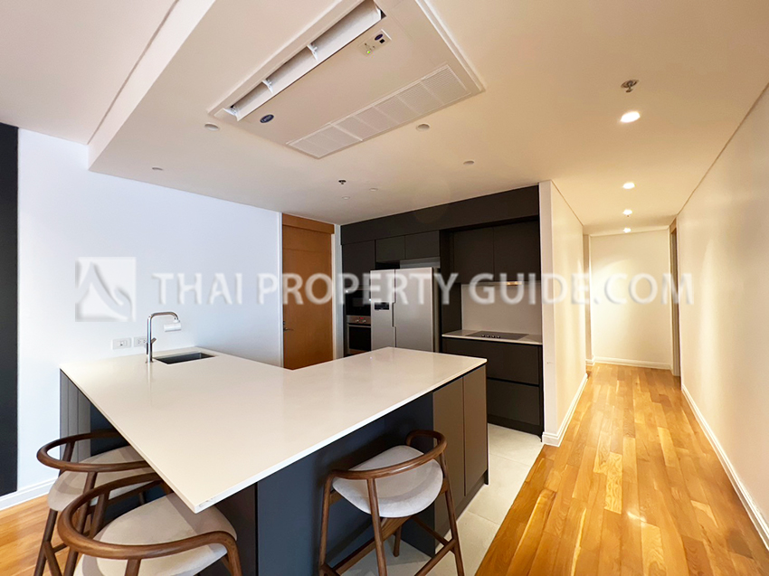 Condominium in Sathorn : The Royal Saladaeng 