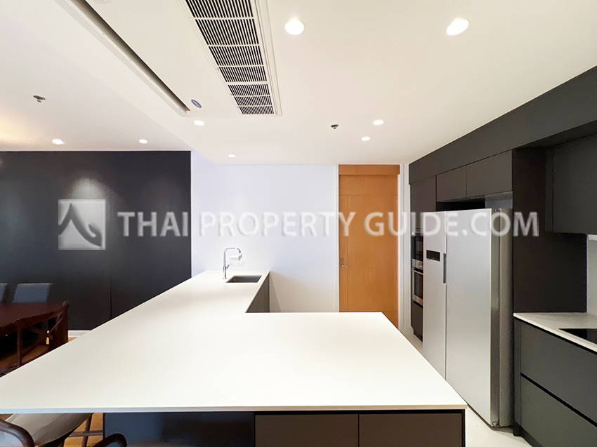 Condominium in Sathorn : The Royal Saladaeng 