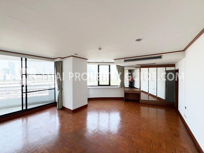 Condominium in Sathorn 