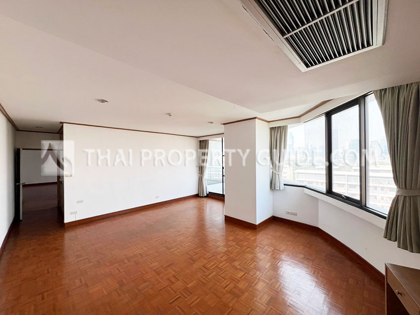 Condominium in Sathorn 