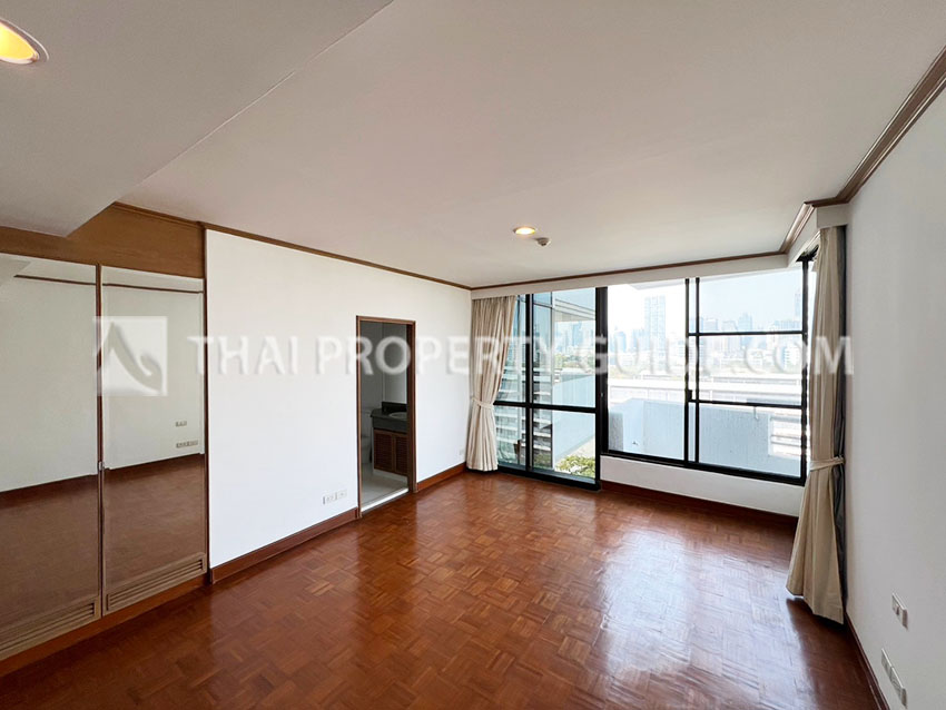 Condominium in Sathorn 