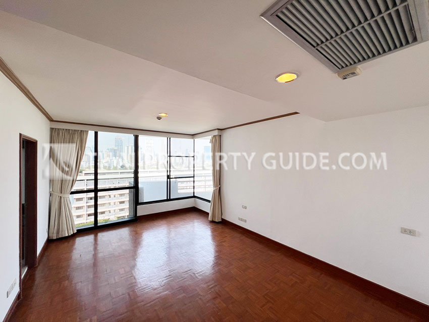 Condominium in Sathorn 