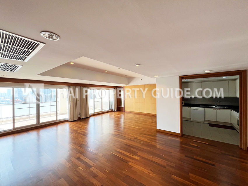 Condominium in Sathorn 