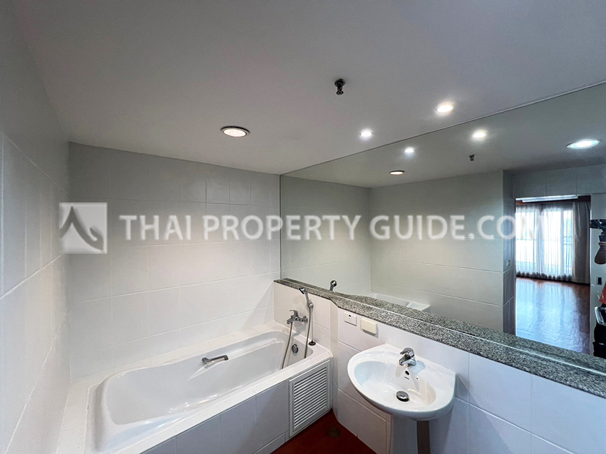 Condominium in Sathorn 