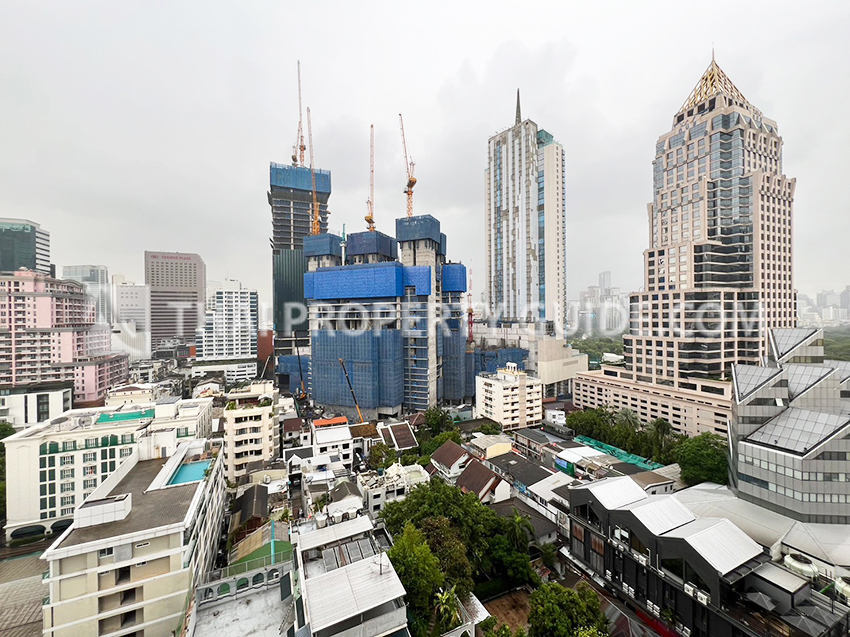 Condominium in Sathorn : The Royal Saladaeng 