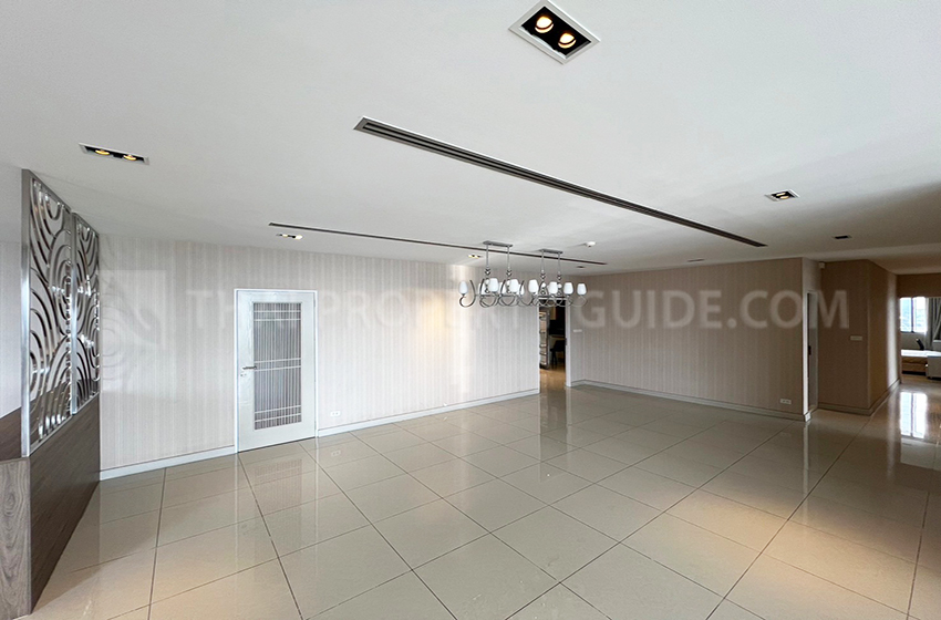 Condominium in Sathorn 