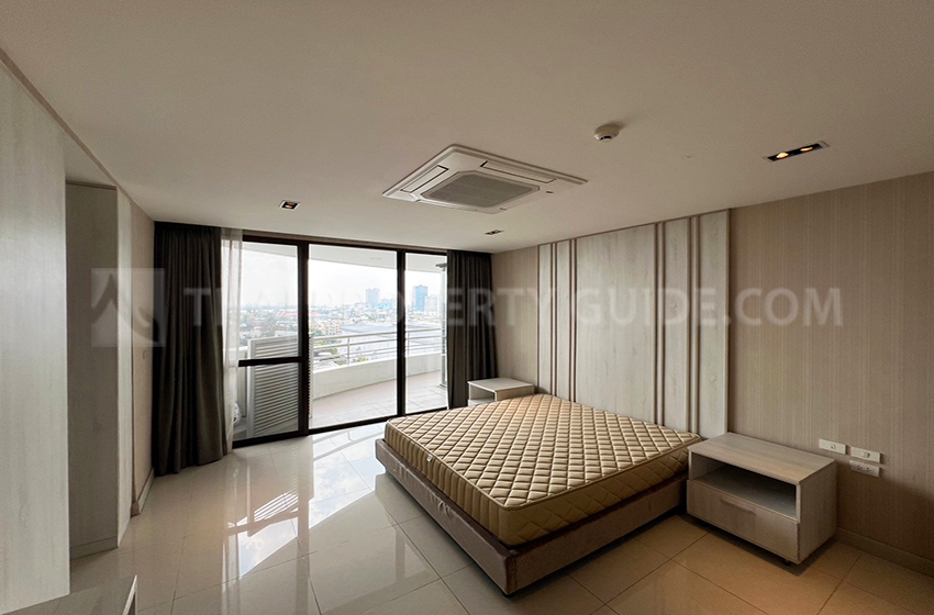 Condominium in Sathorn 