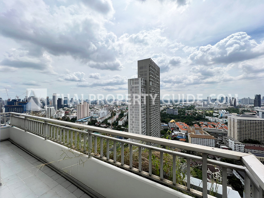 Condominium in Sathorn 