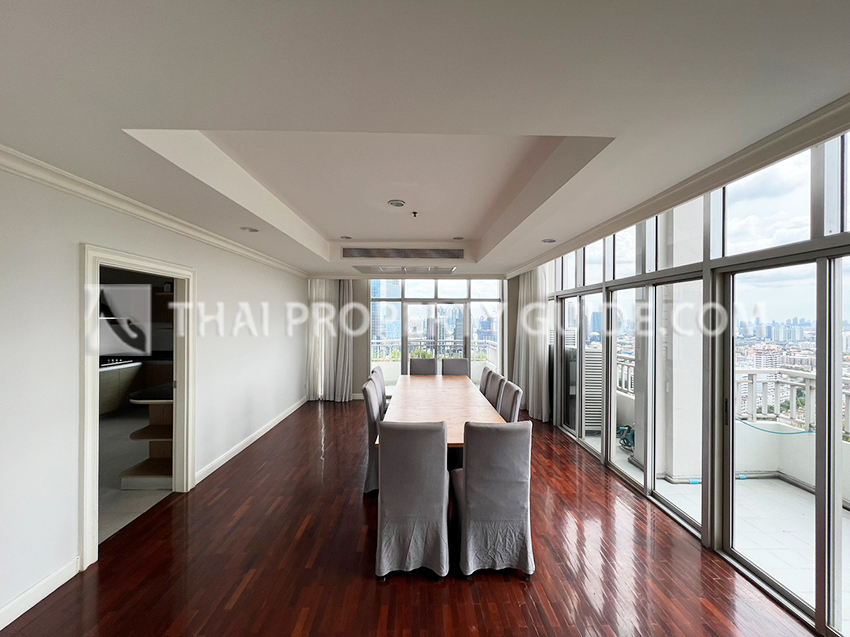 Condominium in Sathorn 