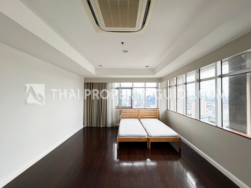 Condominium in Sathorn 