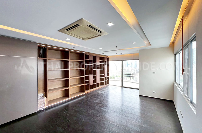 Condominium for rent in Sathorn
