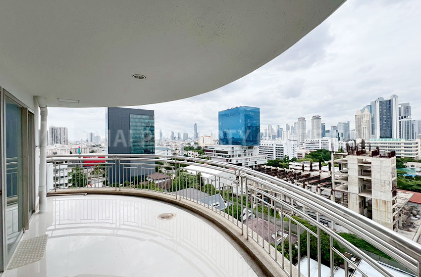 Condominium in Sathorn 