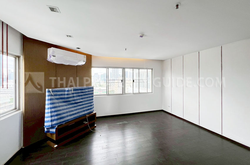 Condominium in Sathorn 