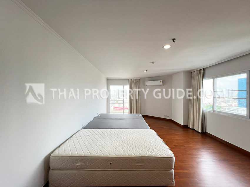 Condominium in Sathorn 