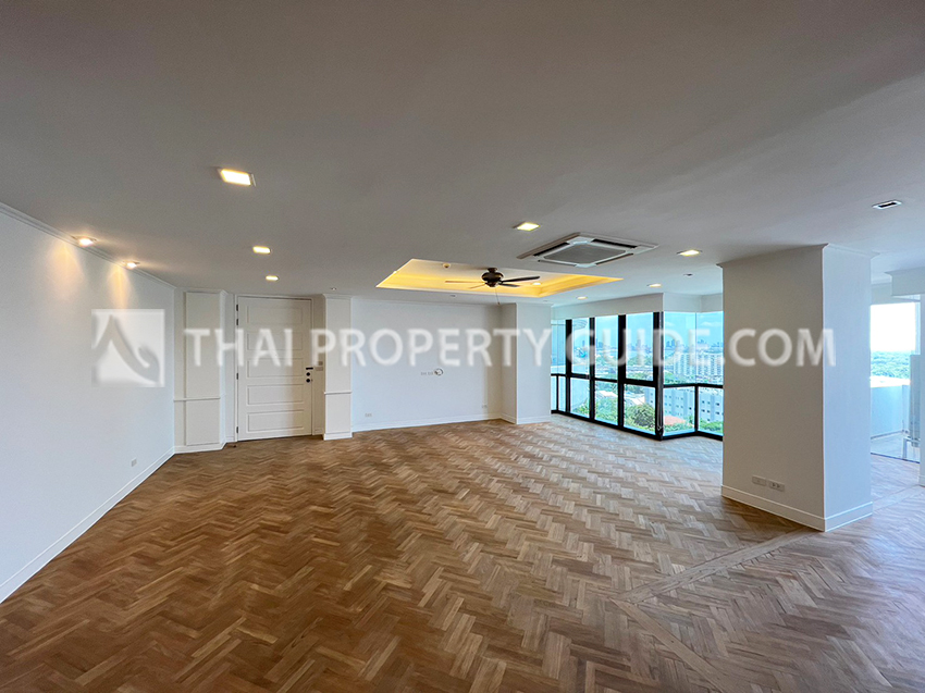 Condominium in Sathorn 