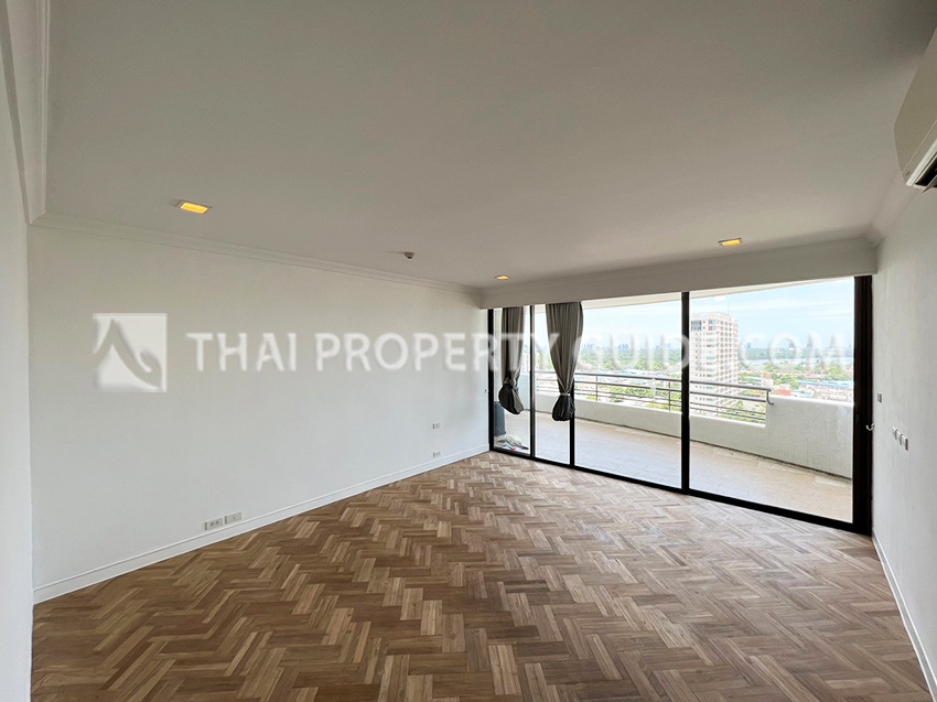 Condominium in Sathorn 