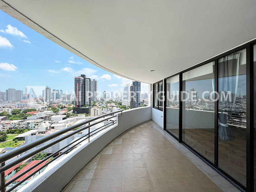 Condominium in Sathorn 