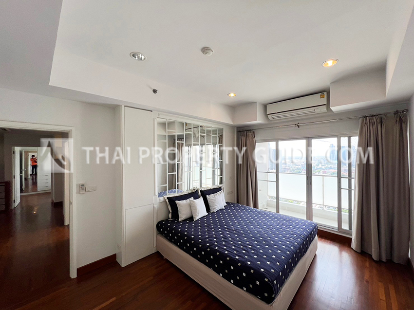 Condominium in Sathorn 