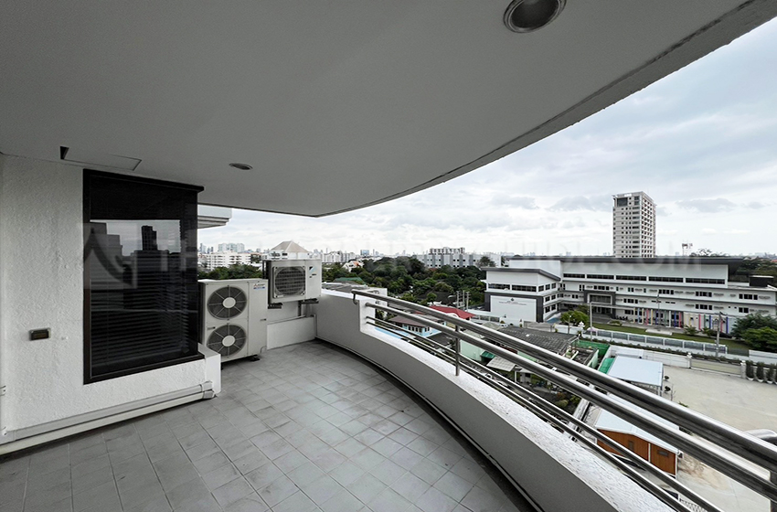 Condominium in Sathorn 