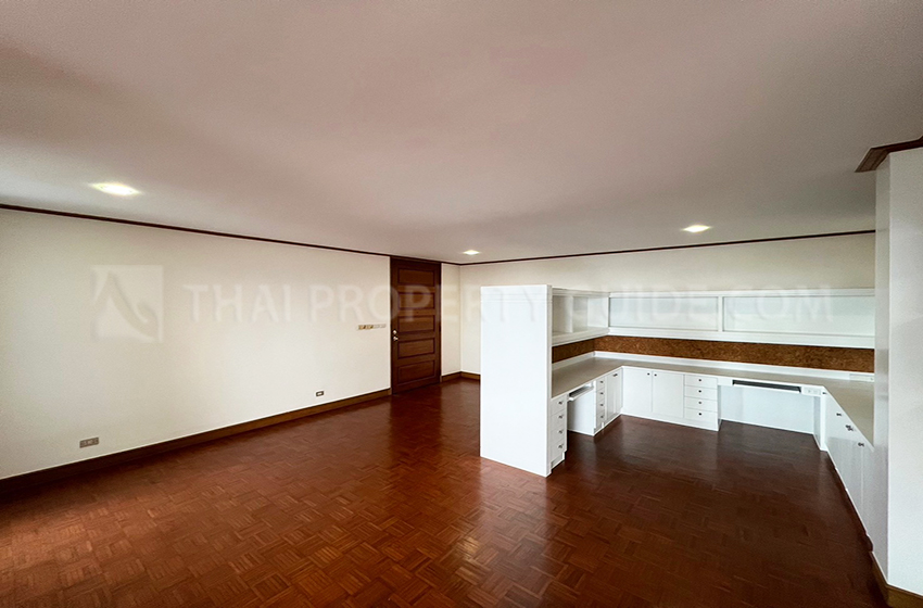 Condominium in Sathorn 