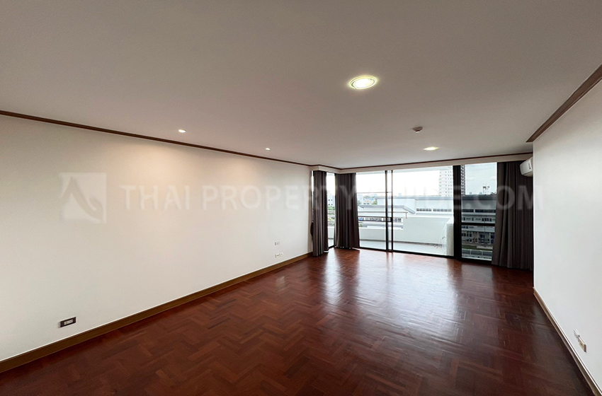 Condominium in Sathorn 