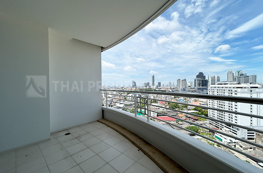 Condominium in Sathorn 