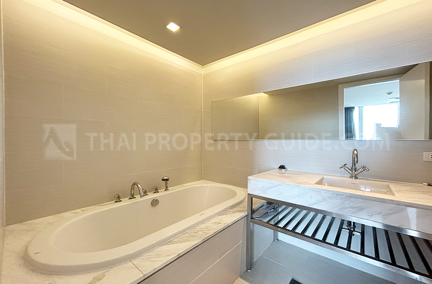 Condominium in Sathorn 