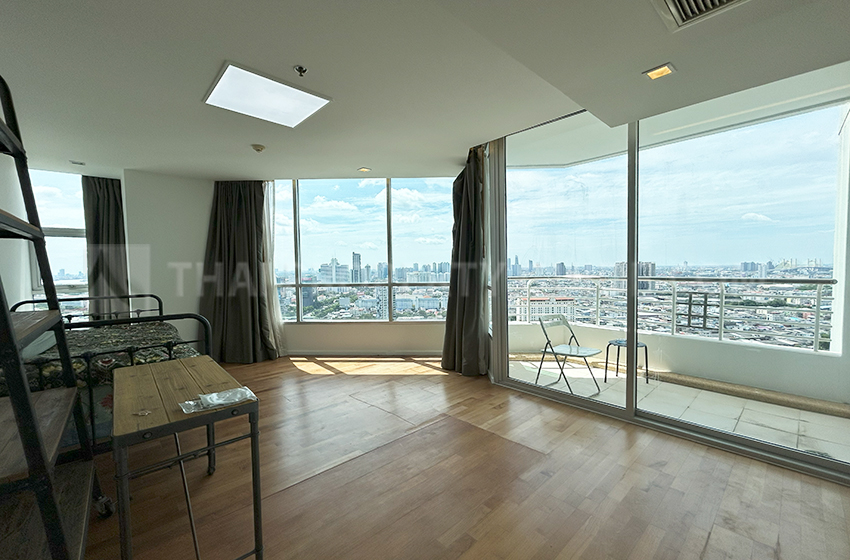 Condominium in Sathorn 