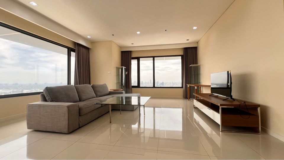 Condominium for rent in Sathorn