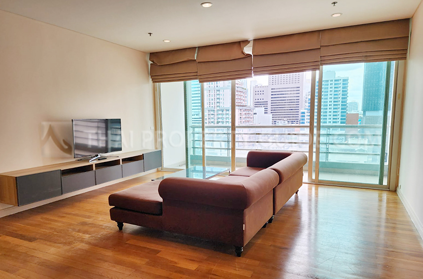 Condominium in Sathorn : The Royal Saladaeng 