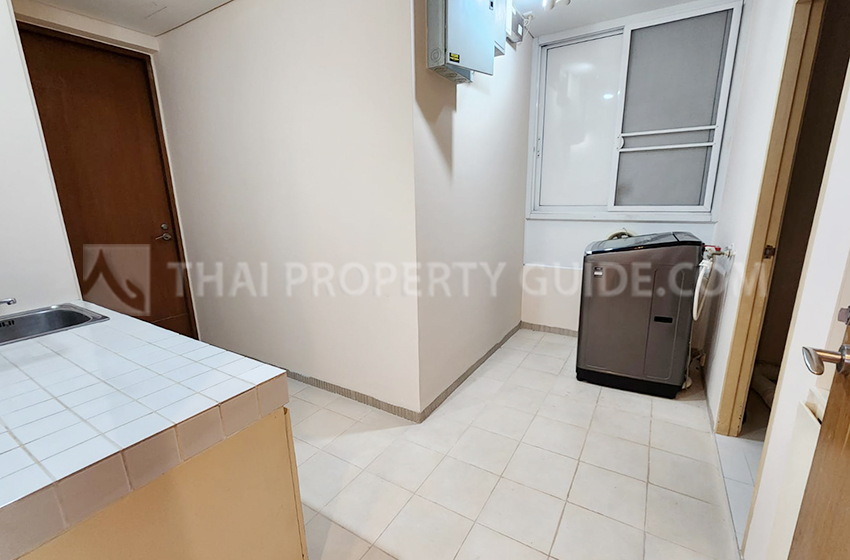 Condominium in Sathorn : The Royal Saladaeng 